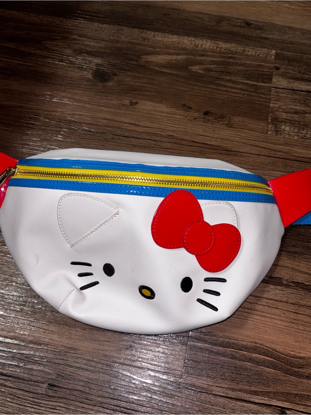 Hello Kitty White Fanny Pack with Red Bow and Blue-Yellow Zip